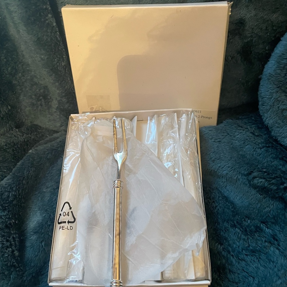 COCKTAIL FORKS VINTAGE NIB TWO PRONG
